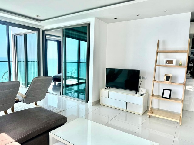 �������Ҥ͹� ǧ����ҵ�� �������� Wong Amat Tower