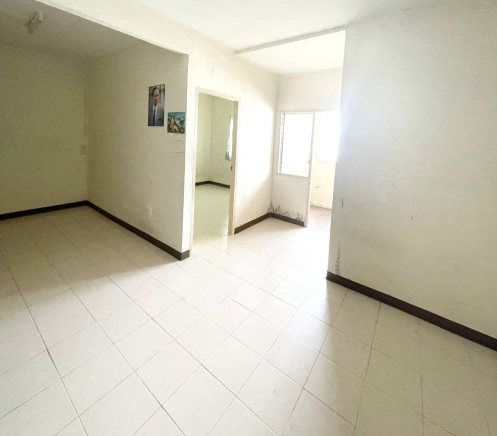 ��¶١����ش ��ҹ������Ҥ� 300,000 