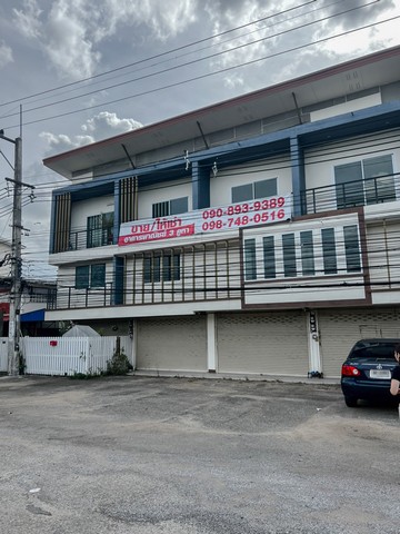 ขาย/ให้เช่า อาคารพาณิชย์ 3 คูหา 3 ชั้น 72 ตร.ว. ติดถนนใหญ่ 4 เล ขาย/ให้เช่า อาคารพาณิชย์ 3 คูหา 3 ชั้น 72 ตร.ว. ติดถนนใหญ่ 4 เล