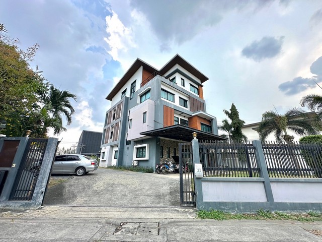 โฮมออฟฟิศ 4 ชั้น 363 ตร.วา ซ.รามอินทรา 5 แยก 9 ใกล้ BTS วัดพระศ โฮมออฟฟิศ 4 ชั้น 363 ตร.วา ซ.รามอินทรา 5 แยก 9 ใกล้ BTS วัดพระศ