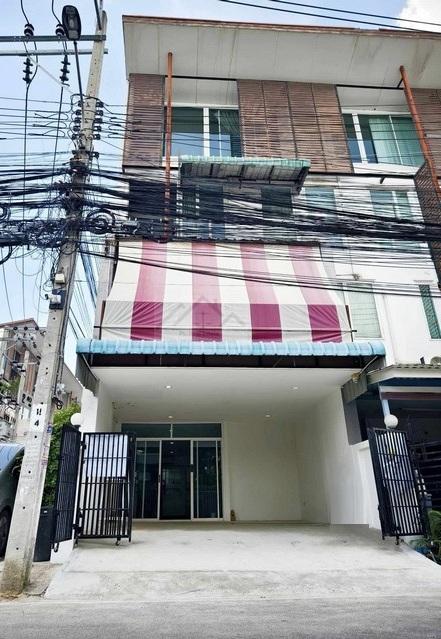 ให้เช่าทาวน์โฮม 3.5 ชั้น หลังมุม หมู่บ้านดิแอททิคไลท์ แจ้งวัฒนะ 2 ให้เช่าทาวน์โฮม 3.5 ชั้น หลังมุม หมู่บ้านดิแอททิคไลท์ แจ้งวัฒนะ 2