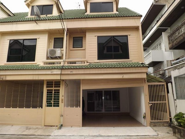 ให้เช่าทาวน์โฮม3ชั้นย่านลาดพร้าว69ใกล้MRTลาดพร้าว71Big-C ลาดพร้าว ให้เช่าทาวน์โฮม3ชั้นย่านลาดพร้าว69ใกล้MRTลาดพร้าว71Big-C ลาดพร้าว