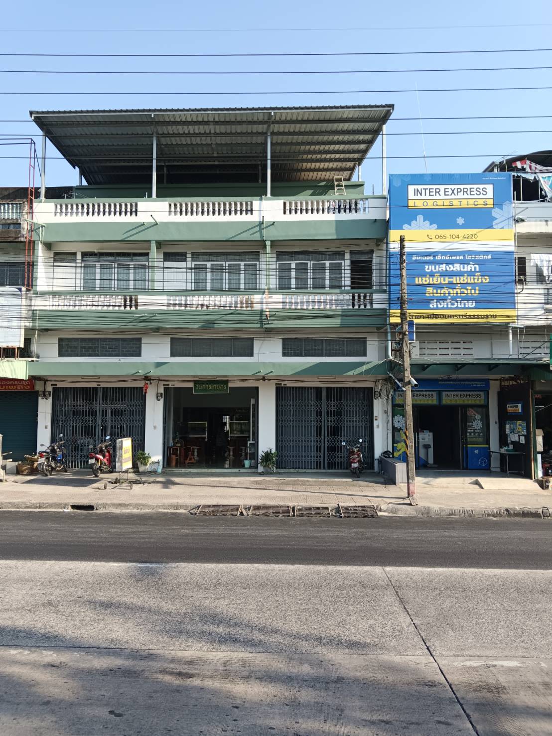 ให้เช่าอาคารพาณิชย์3ชั้น3นอน 2น้ำ ถนนกะโรม นครศรีธรรมราช ให้เช่าอาคารพาณิชย์3ชั้น3นอน 2น้ำ ถนนกะโรม นครศรีธรรมราช