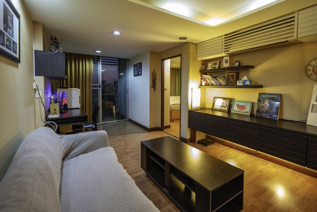 ขายห้องชุด คอนโด เดอะ คริส รัชดา 17 (The Kris รัชดา 17) ขายห้องชุด คอนโด เดอะ คริส รัชดา 17 (The Kris รัชดา 17)