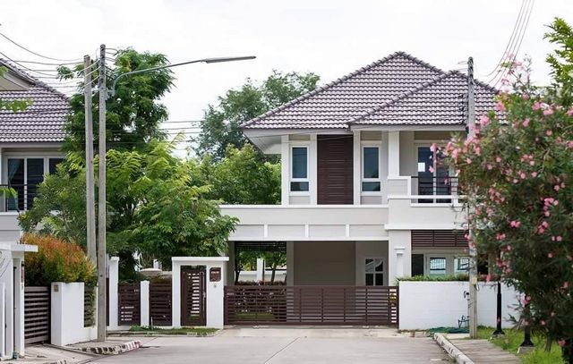 โซนสุเทพ ขาย 6.5 ล้าน 97 ตรว. บ้านธาราคีรี สไตล์โมเดิร์น หลังหัวม โซนสุเทพ ขาย 6.5 ล้าน 97 ตรว. บ้านธาราคีรี สไตล์โมเดิร์น หลังหัวม