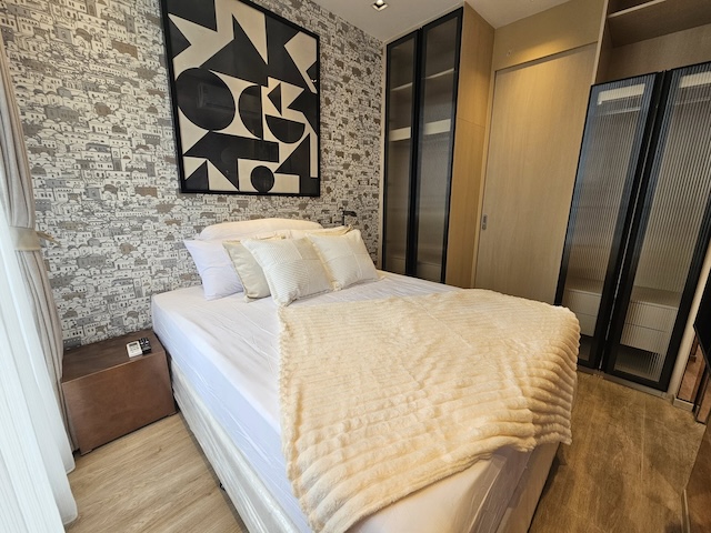 Noble State 39 19th floor