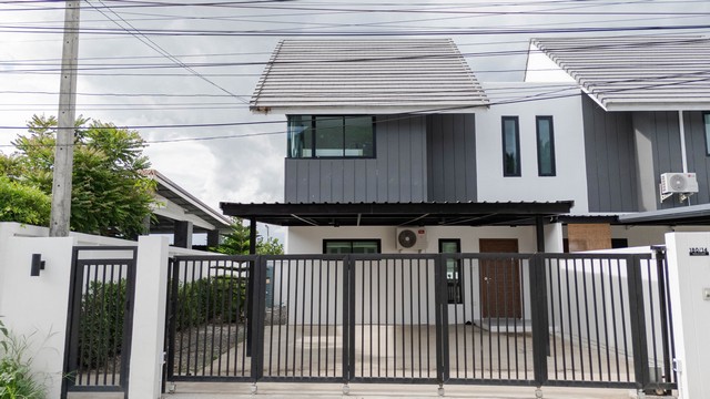 ขายบ้านใหม่3น3น 40ว. 2.29ล.เฟอร์ ใกล้ ถ.ต้นยาง สารภี เชียงใหม่ ขายบ้านใหม่3น3น 40ว. 2.29ล.เฟอร์ ใกล้ ถ.ต้นยาง สารภี เชียงใหม่
