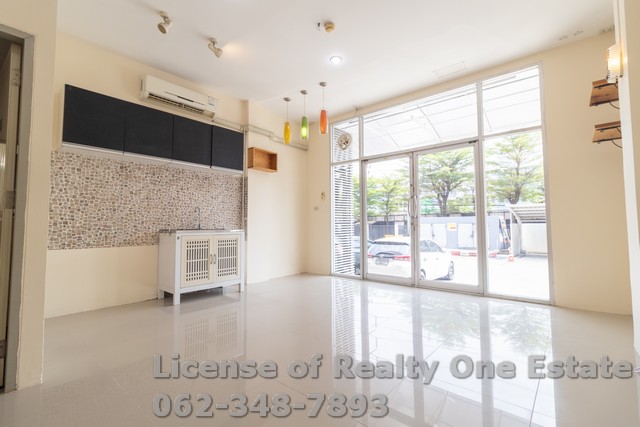 ขายคอนโดราคาถูก The Kith ลำลูกกาคลอง 2 ชั้น 1 ทำเลค้าขาย ฟรีโอน ขายคอนโดราคาถูก The Kith ลำลูกกาคลอง 2 ชั้น 1 ทำเลค้าขาย ฟรีโอน