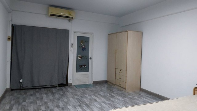 ��¤͹� DC Tower �Ҥ�� B ��� 8 ����Ҵ����� 112