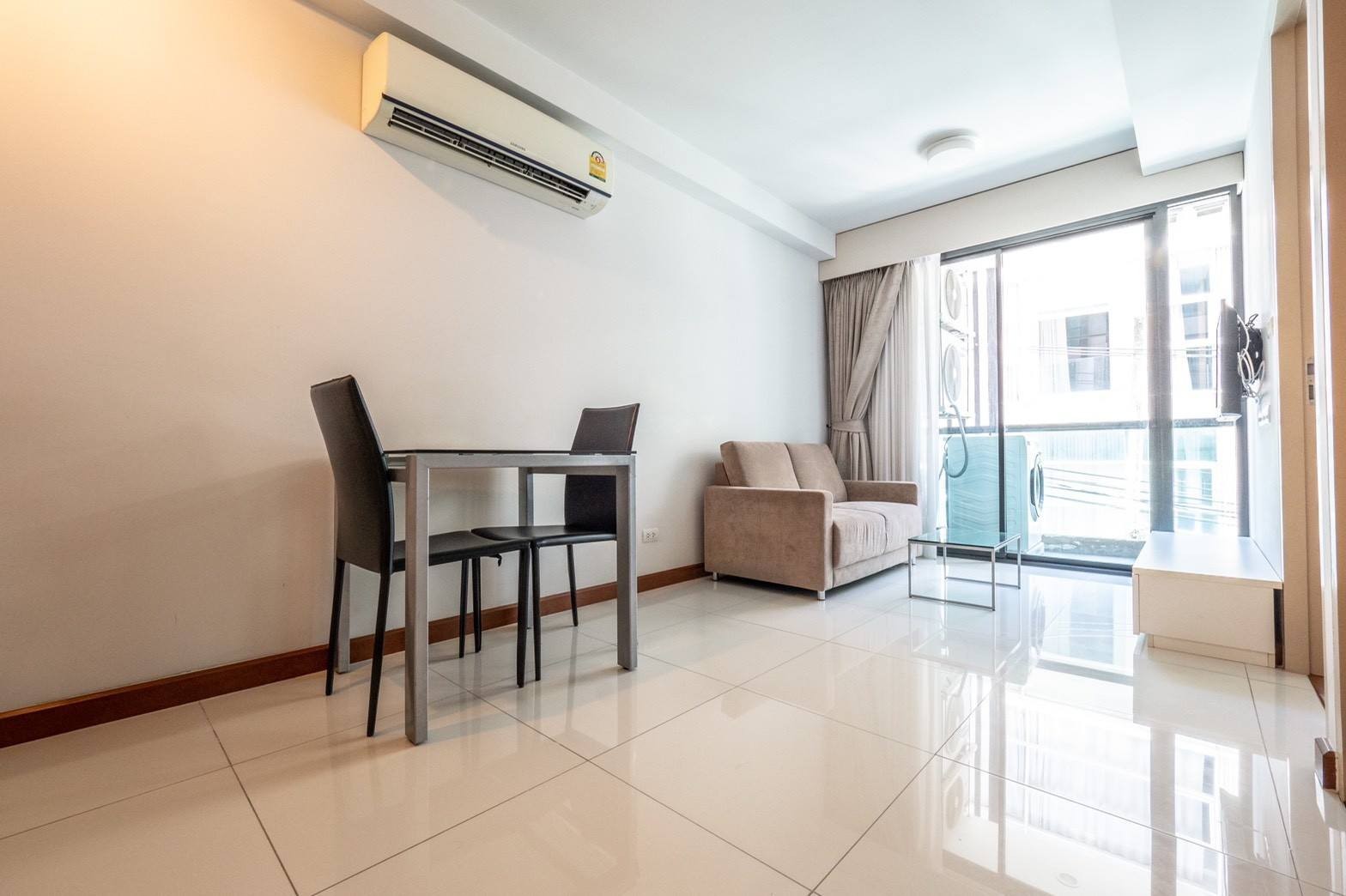 Le Cote Thonglor nice