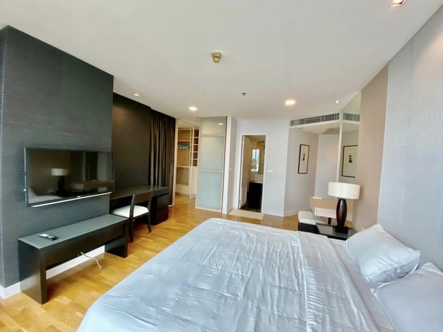 ��¤͹� Urbana Sathorn � �͹�㨡�ҧ�ҷ� ��� BTS ��ͧ����� 