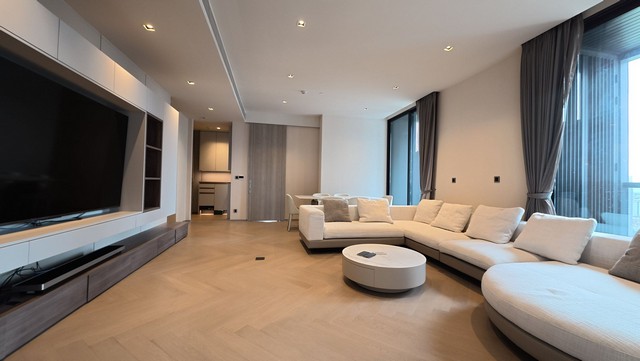 ���/��� �͹� The Reserve Sathorn 182 ��.� ��� 23 �͹� High Ri