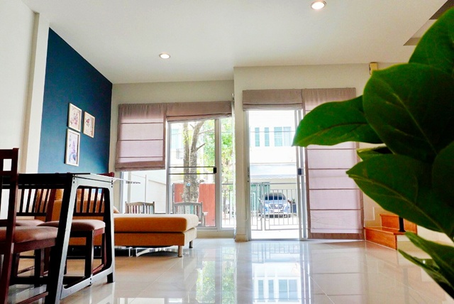 MRT แยกติวานนท์ 1.8 กม.พระราม5 ตกแต่งครบ 3 นอน  มจพ. 2 ชั้น 23ตร  MRT แยกติวานนท์ 1.8 กม.พระราม5 ตกแต่งครบ 3 นอน  มจพ. 2 ชั้น 23ตร