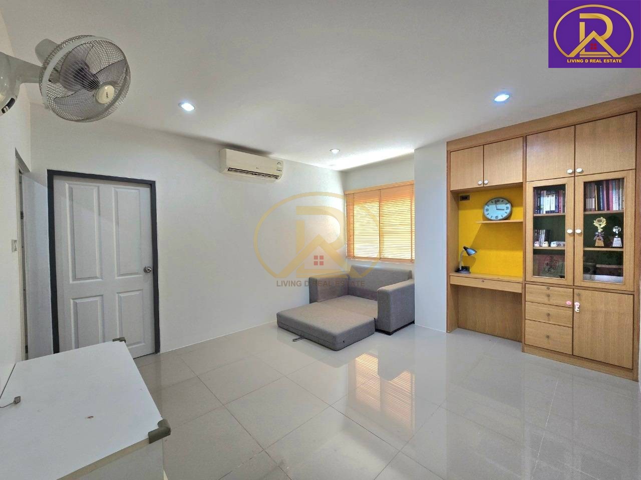 ขายคอนโดสยามซิตี้ ใกล้โรบินสันบ่อวิน ห้องมุม ศรีราชา จ.ชลบุรี ขายคอนโดสยามซิตี้ ใกล้โรบินสันบ่อวิน ห้องมุม ศรีราชา จ.ชลบุรี