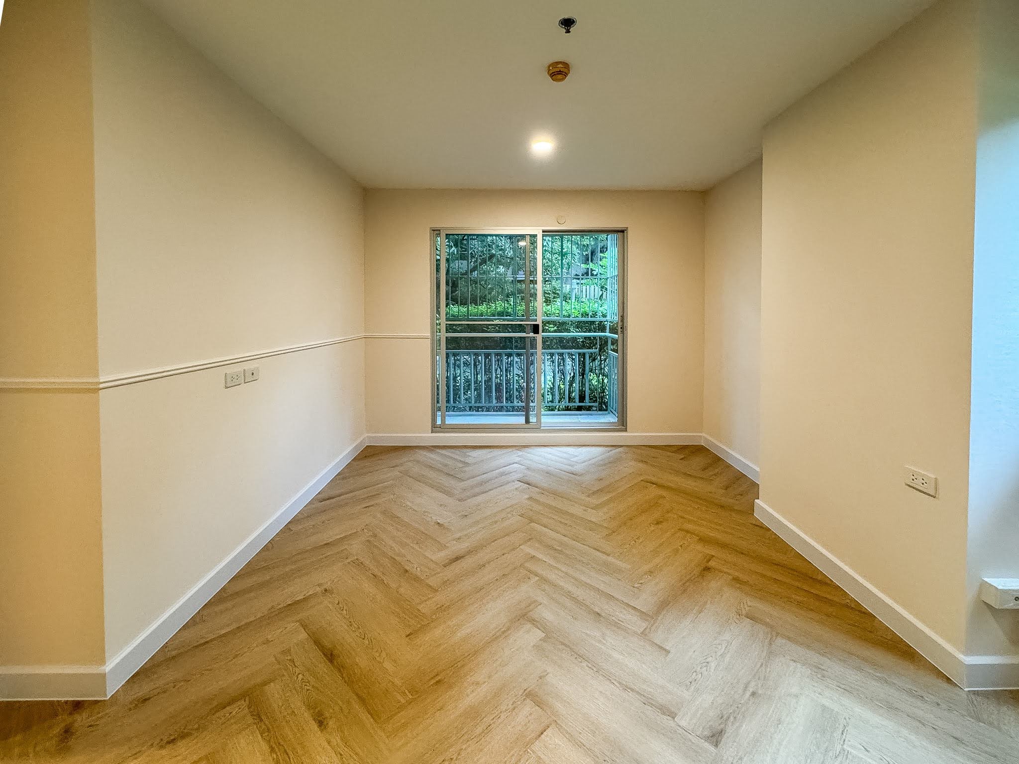 ��� �͹� ����Թ� ��� ������ 8 ��� ö俿�� MRT �ҧ���ѹ 