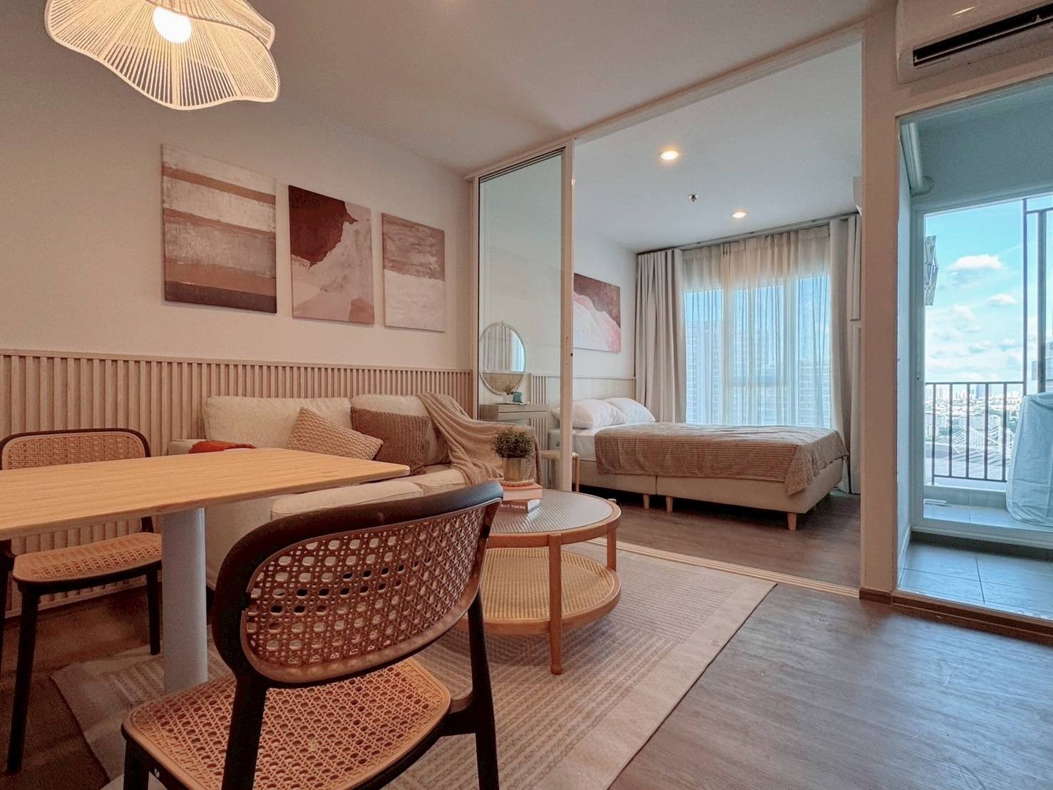 ������ �͹� Regent Home �ҧ��