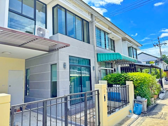 ตลาดบัวทอง 500 ม.3นอน MRT คลองบางไผ่ 4.6 กม. The Villa ตลาดบัวทอง 500 ม.3นอน MRT คลองบางไผ่ 4.6 กม. The Villa