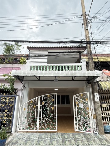 ขายด่วนทาว์นเฮาส์ 2 ชั้น ใกล้ตลาดสมชาย 2 นอน 2 นำ้ 2.59 ล้าน ขายด่วนทาว์นเฮาส์ 2 ชั้น ใกล้ตลาดสมชาย 2 นอน 2 นำ้ 2.59 ล้าน