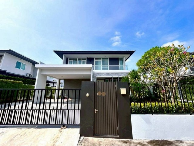 บ้านหลังใหญ่ 2 ชั้น วิวทะเลสาบ  โครงการ มัณฑนา ซีรีนเลค แม่เหียะ  บ้านหลังใหญ่ 2 ชั้น วิวทะเลสาบ  โครงการ มัณฑนา ซีรีนเลค แม่เหียะ
