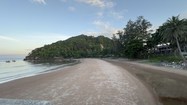 พรีเซ้นทรัพย์ทำเลดีใกล้สิ้นปี  ที่ดินติดถนนหลวงใกล้หาดบางเบิด ไร่ พรีเซ้นทรัพย์ทำเลดีใกล้สิ้นปี  ที่ดินติดถนนหลวงใกล้หาดบางเบิด ไร่