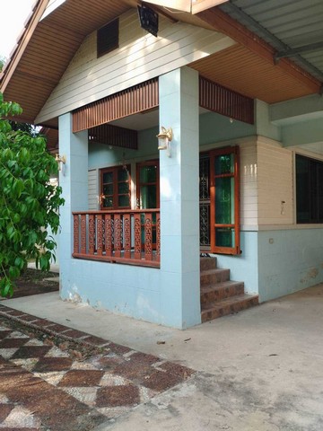 บ้านเดียวชั้นเดียว ยกพื้นสูง 1 เมตร บ้านเดียวชั้นเดียว ยกพื้นสูง 1 เมตร