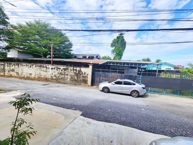 หนองจอก โกดัง2 รร.บ้านเจียรดับ 1.3 กม. เข้าได้รถบรรทุกใหญ่ 40 ฟุต หนองจอก โกดัง2 รร.บ้านเจียรดับ 1.3 กม. เข้าได้รถบรรทุกใหญ่ 40 ฟุต