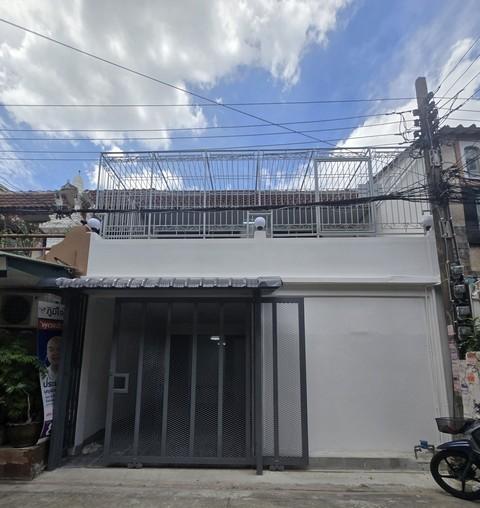 ให้เช่าทาวน์เฮ้าส์ 2 ชั้น ซอยประชาราษฏร์บำเพ็ญ 16 ใกล้ MRT ห้วยขว ให้เช่าทาวน์เฮ้าส์ 2 ชั้น ซอยประชาราษฏร์บำเพ็ญ 16 ใกล้ MRT ห้วยขว