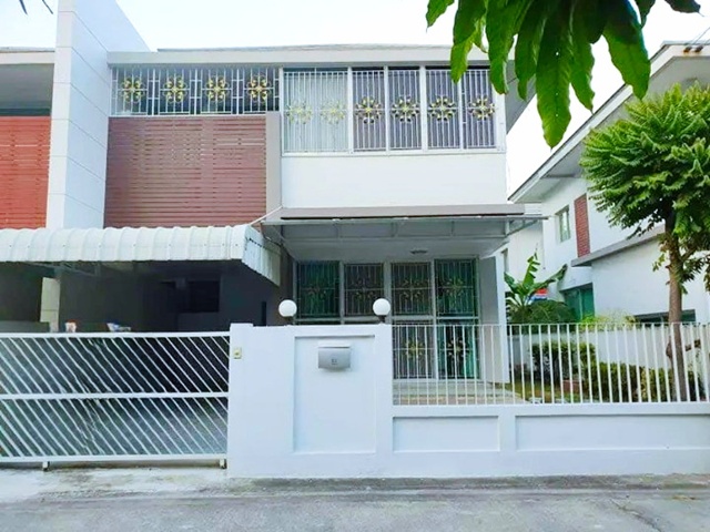 พร้อมเฟอร์ฯครบ ตลาดใจโต300ม. ให้เช่าบ้าน 2ชั้น หรูหรา 36 ตร.วา. พร้อมเฟอร์ฯครบ ตลาดใจโต300ม. ให้เช่าบ้าน 2ชั้น หรูหรา 36 ตร.วา.