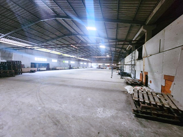 .ให้เช่าโกดัง พร้อมสำนักงาน 2000 ตร.ม. ตลาดทิพย์ พลาซ่า 1.4 กม .ให้เช่าโกดัง พร้อมสำนักงาน 2000 ตร.ม. ตลาดทิพย์ พลาซ่า 1.4 กม