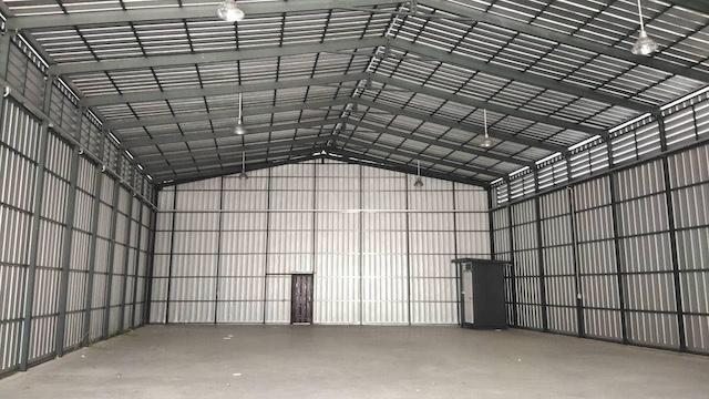 ให้เช่าโกดัง 900 ตรม. ถนนสุขุมวิท บางละมุง รถเทรลเลอร์เข้า-ออกได้ ให้เช่าโกดัง 900 ตรม. ถนนสุขุมวิท บางละมุง รถเทรลเลอร์เข้า-ออกได้