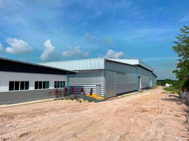 ขายโรงงานผังม่วงชลบุรี  บนเนื้อที่   5  ไร่ เขาคันทรง ชลบุรี   ขายโรงงานผังม่วงชลบุรี  บนเนื้อที่   5  ไร่ เขาคันทรง ชลบุรี