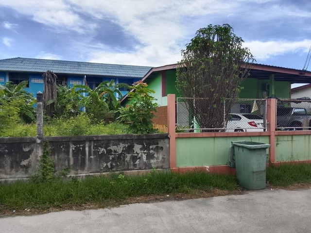 ขายหอพักพานทองชลบุรี ขายหอพัก 3 ห้อง ถนนสุขประยูร ขายหอพักพานทองชลบุรี ขายหอพัก 3 ห้อง ถนนสุขประยูร