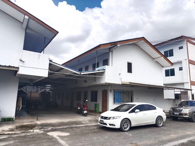 ขายหอพักนาป่าชลบุรี ขายหอพัก2ชั้น 20ห้อง  ขายหอพักนาป่าชลบุรี ขายหอพัก2ชั้น 20ห้อง