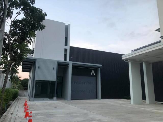ให้เช่าโกดังพร้อมออฟฟิศ 3 ชั้น 500 ตรม. พร้อมลิฟท์ ย่านทาวน์อินทา ให้เช่าโกดังพร้อมออฟฟิศ 3 ชั้น 500 ตรม. พร้อมลิฟท์ ย่านทาวน์อินทา
