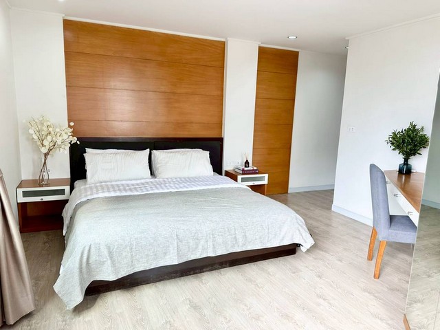 ให้เช่า Royal Place 1 ชั้น 17 ขนาด 84 ตรม ตกแต่งพร้อมอยู่ ให้เช่า Royal Place 1 ชั้น 17 ขนาด 84 ตรม ตกแต่งพร้อมอยู่