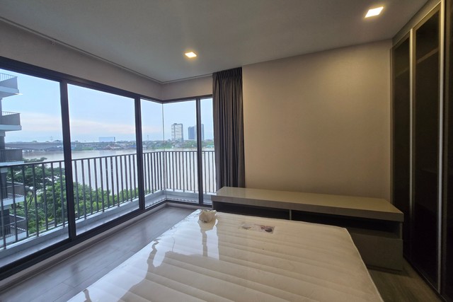 ให้เช่า คอนโด พร้อมอยู่ ริมแม่น้ำ เจ้าพระยา ห้องกว้างมาก ให้เช่า คอนโด พร้อมอยู่ ริมแม่น้ำ เจ้าพระยา ห้องกว้างมาก