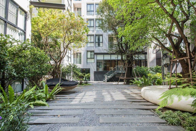 �����Ҥ͹� Luxury​ Liv At 49 �Կ �ͷ ��������