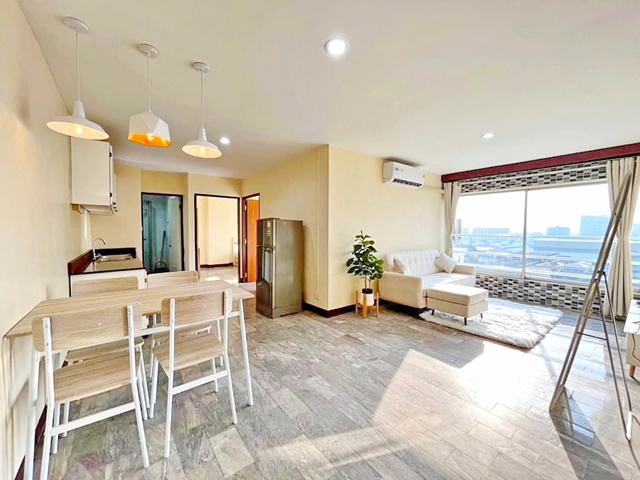 MRT�����ҡ 600�. ������˧ 26-30  ���.Penthouse 2�͹ 60 ��.�.