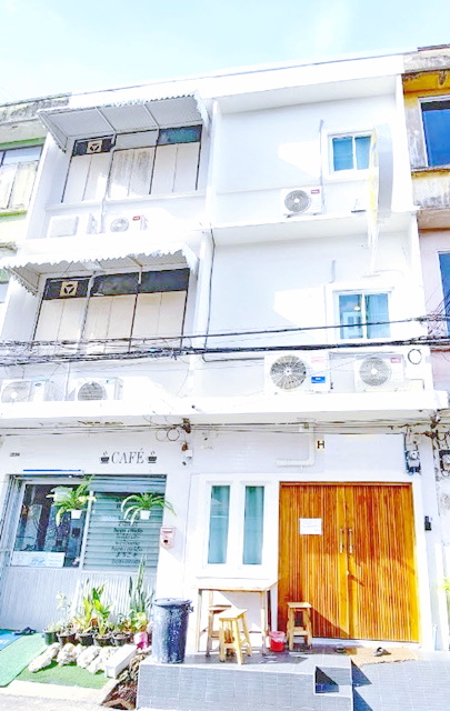 ����� 3��� MRT����ʹ ����Ϥú 4�͹ ������� 550 �.�����Ҫ 3 ��.