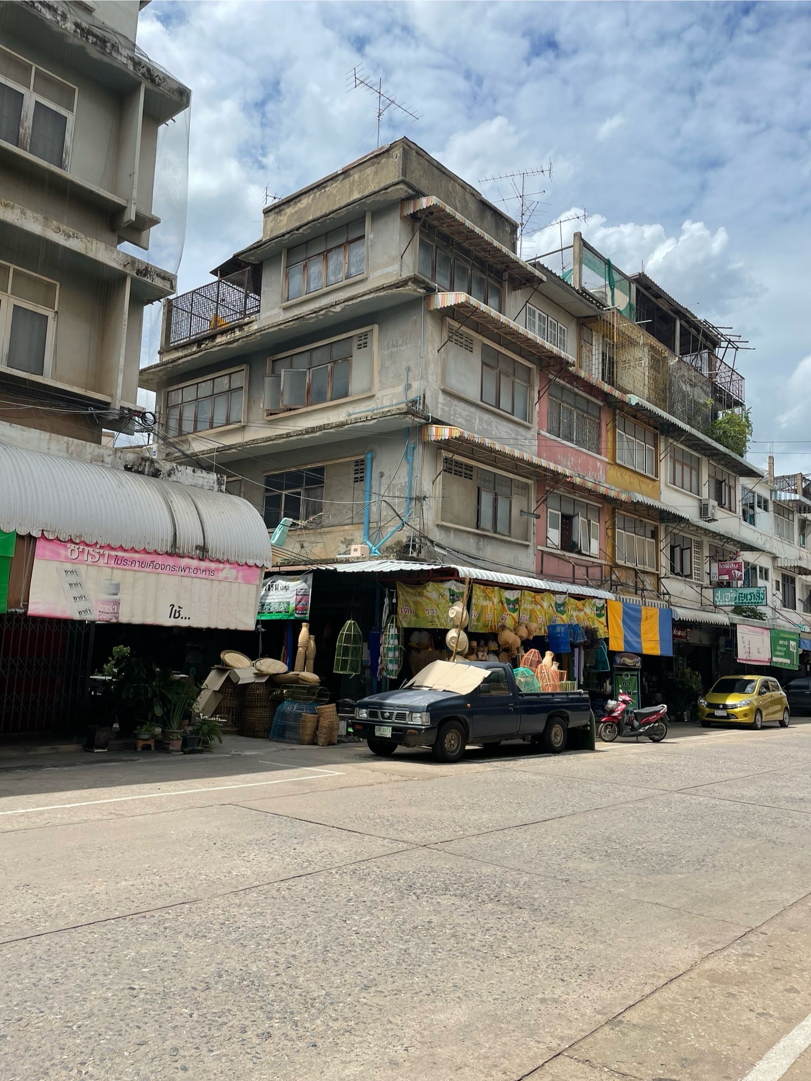 ขายอาคารพาณิชย์ 4ชั้น ทำเลดี ในตลาดศรีเทพ2 อำเภอตาคลี จังหวัดนครส ขายอาคารพาณิชย์ 4ชั้น ทำเลดี ในตลาดศรีเทพ2 อำเภอตาคลี จังหวัดนครส