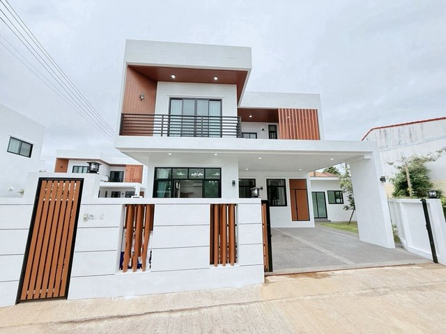 พูลวิลล่าสร้างใหม่ 2 ชั้น สไตล์โมเดิร์น ทำเลดี โซนแม่เหียะ พูลวิลล่าสร้างใหม่ 2 ชั้น สไตล์โมเดิร์น ทำเลดี โซนแม่เหียะ