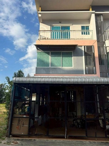 ขายด่วน 5 ล้าน ทาวน์โฮม 3 ชั้น จกลางเมืองเชียงใหม่ เจ็ดยอด ขายด่วน 5 ล้าน ทาวน์โฮม 3 ชั้น จกลางเมืองเชียงใหม่ เจ็ดยอด