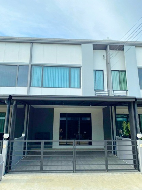 ทาวน์โฮมให้เช่า 2 ชั้น ใกล้ถนนบางนา-ตราด ม.รามคำแหง 2 3 กม. ทาวน์โฮมให้เช่า 2 ชั้น ใกล้ถนนบางนา-ตราด ม.รามคำแหง 2 3 กม.