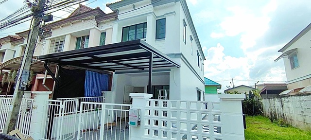 หลังมุม 2ชั้น 2นอน ม.กรุงเทพ 900 ม. ฟิวเจอร์ รังสิต 2.75ม. บ้าน หลังมุม 2ชั้น 2นอน ม.กรุงเทพ 900 ม. ฟิวเจอร์ รังสิต 2.75ม. บ้าน