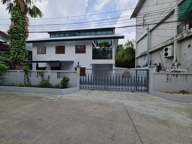 �����Һ�ҹ����� 2 ��� ���⪤��� 4 ࢵ�Ҵ����� ��� MRT ⪤��� 