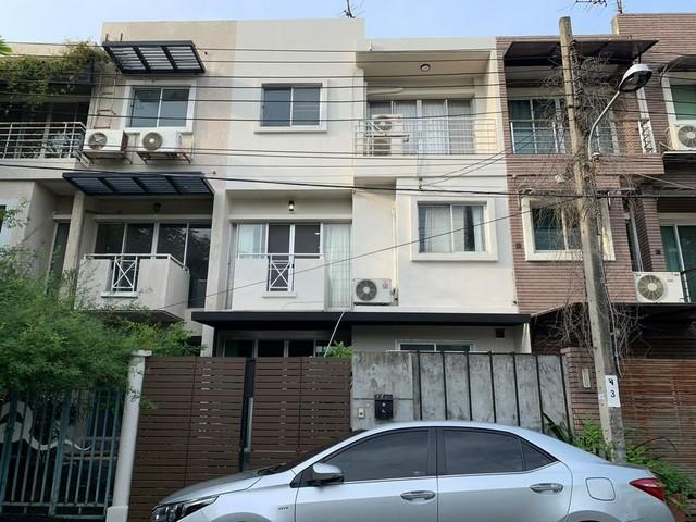 ให้เช่าทาวน์โฮม 3 ชั้น หมู่บ้านไพรเวทวิลล่า นวมินทร์ 135 ให้เช่าทาวน์โฮม 3 ชั้น หมู่บ้านไพรเวทวิลล่า นวมินทร์ 135