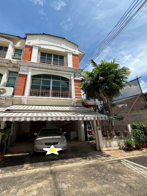 ขายทาวน์โฮม 3 ชั้น 37.9 ตรว. หลังมุม บ้านกลางเมือง ขายทาวน์โฮม 3 ชั้น 37.9 ตรว. หลังมุม บ้านกลางเมือง