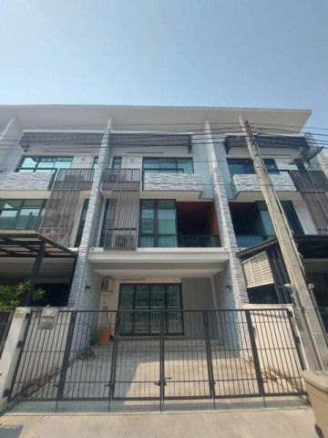 ให้เช่าทาวน์โฮม 3 ชั้น 220 ตรม Plex บางนา ติดริมถนน บางนา-ตราด กม ให้เช่าทาวน์โฮม 3 ชั้น 220 ตรม Plex บางนา ติดริมถนน บางนา-ตราด กม