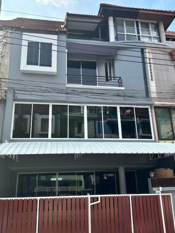 BH4318 ให้เช่าโฮมออฟฟิศ 4 ชั้น 350 ตารางเมตร ลาดพร้าว 80 เหม่งจ๋า BH4318 ให้เช่าโฮมออฟฟิศ 4 ชั้น 350 ตารางเมตร ลาดพร้าว 80 เหม่งจ๋า