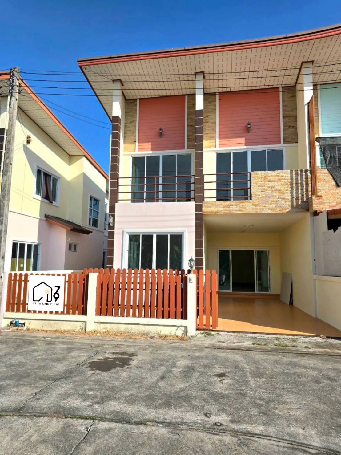 ให้เช่าทาวน์โฮม 2 ชั้น 4 ห้องนอนใจกลางเมืองระยอง บ้านเปล่า ให้เช่าทาวน์โฮม 2 ชั้น 4 ห้องนอนใจกลางเมืองระยอง บ้านเปล่า